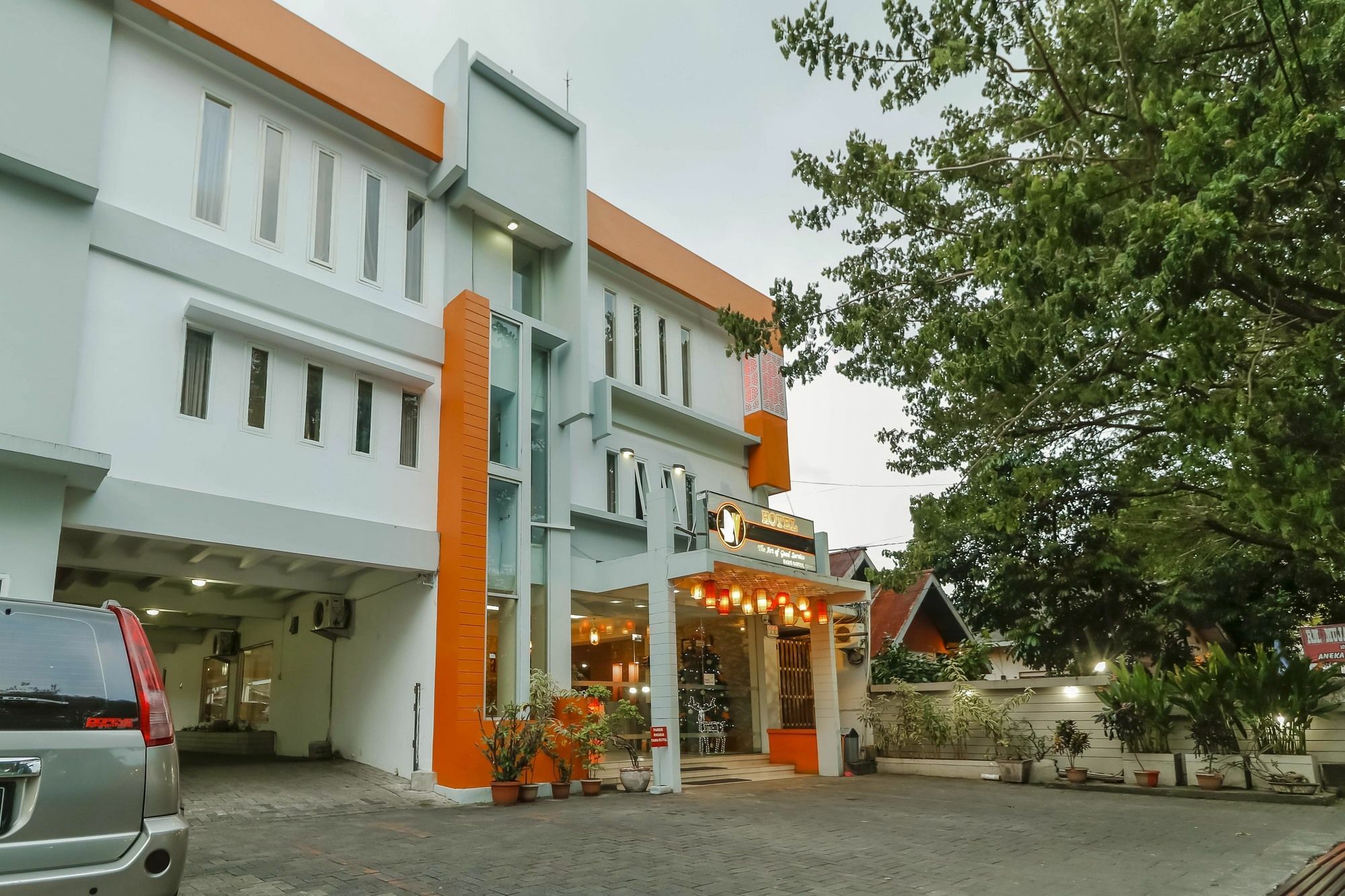 ホテル Reddoorz Near Manado Town Square エクステリア 写真